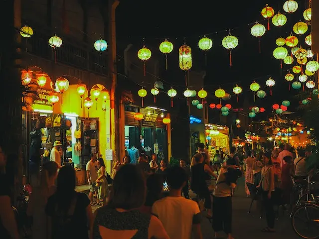 tourist-street-img